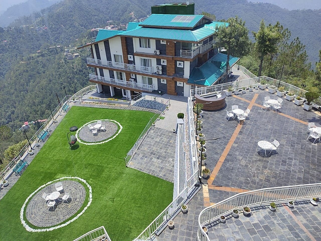 Regenta Hilltop 4* Shimla